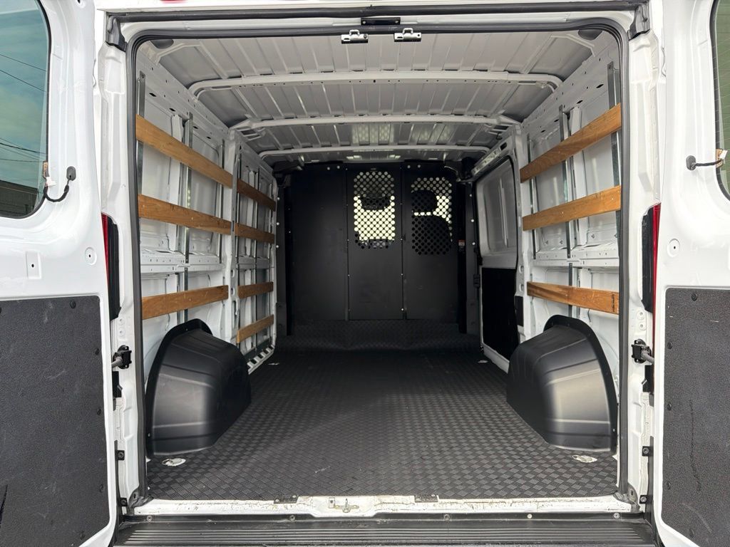 Used 2025 RAM ProMaster 2500 w/ U-Haul Equipment Group FWD image 10