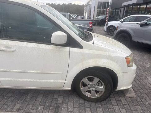 Used 2012 Dodge Grand Caravan SXT image 14