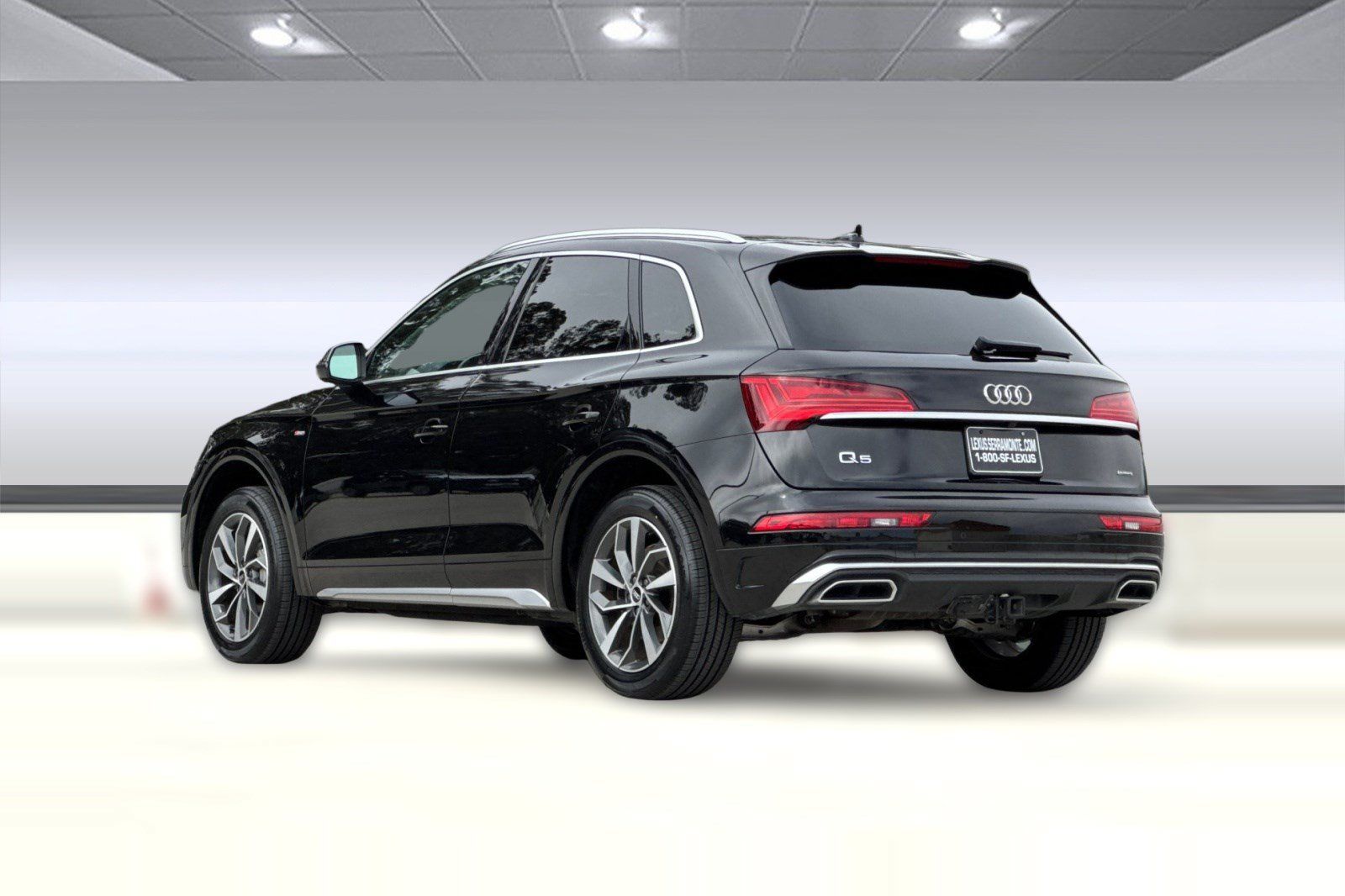 Used 2022 Audi Q5 2.0T Premium Plus w/ Premium Plus Package AWD/4WD image 3