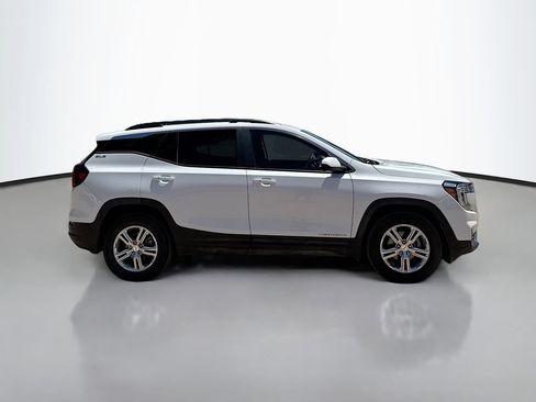 Used 2022 GMC Terrain SLE w/ Driver Convenience Package FWD image 8