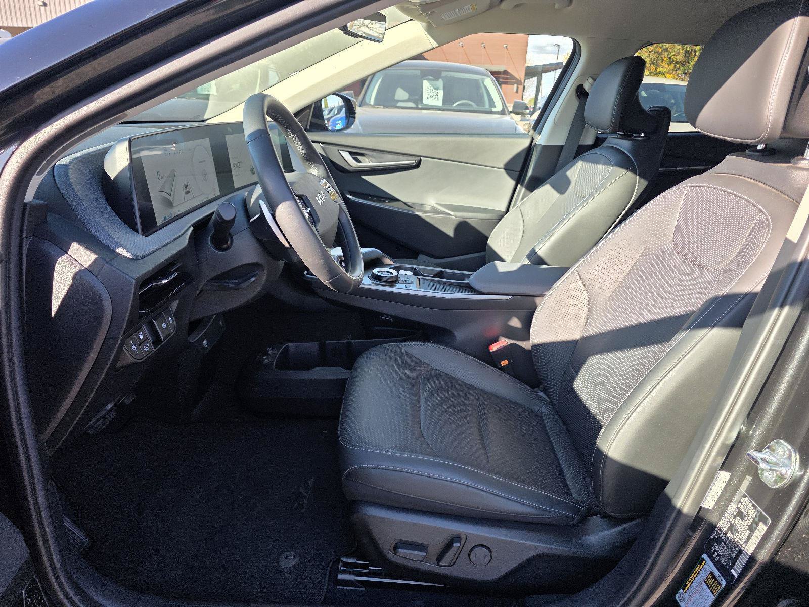 Used 2024 Kia EV6 Wind w/ Wind Technology Package AWD/4WD image 7
