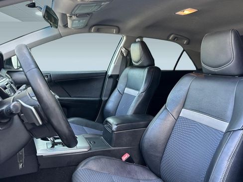 Used 2014 Toyota Camry SE w/ Fleet Convenience Package FWD image 5