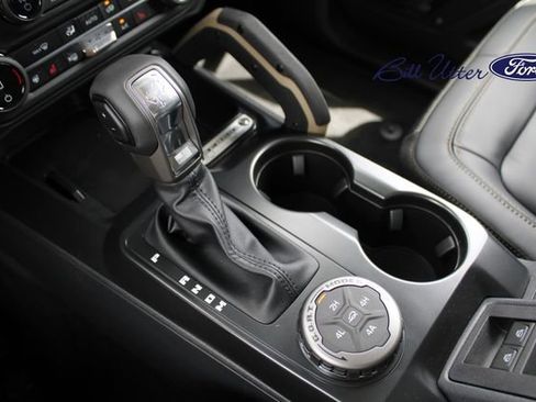 New 2025 Ford Bronco Badlands image 13