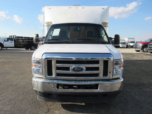 Used 2023 Ford E-350 and Econoline 350 Super Duty w/ Power Windows & Locks Group image 8