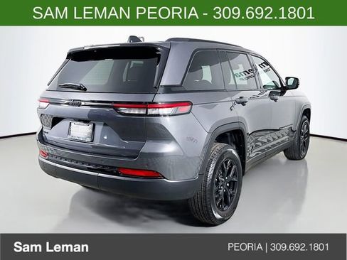 New 2025 Jeep Grand Cherokee Altitude image 7