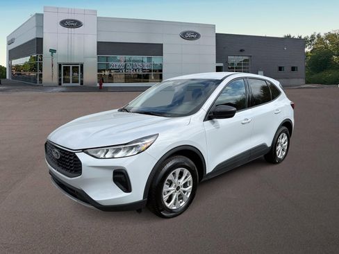 Certified 2025 Ford Escape Active AWD/4WD image 1