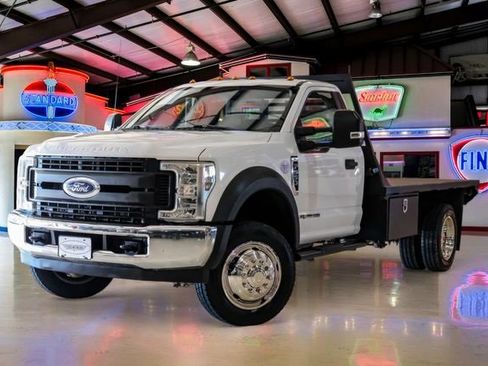 Used 2018 Ford F550 2WD Regular Cab Super Duty image 2