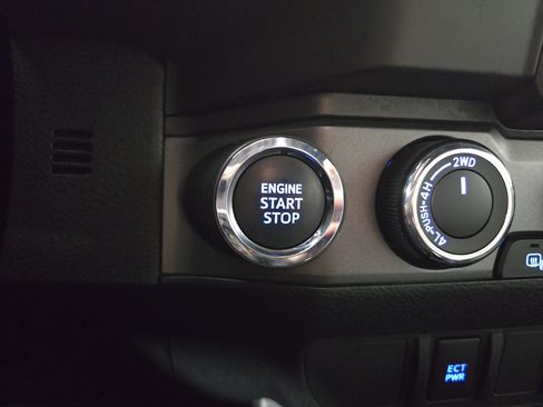Used 2023 Toyota Tacoma TRD Off-Road AWD/4WD image 24