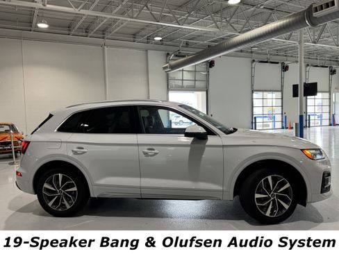Used 2021 Audi Q5 Premium Plus w/ Premium Plus Package image 2