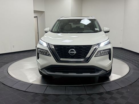 Used 2023 Nissan Rogue SV w/ SV Premium B Package FWD image 2