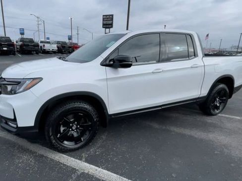 Used 2025 Honda Ridgeline Black Edition image 6