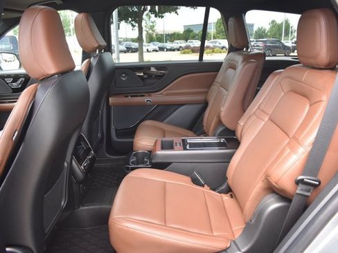 Used 2023 Lincoln Aviator Reserve w/ Equipment Group 201A AWD/4WD image 15