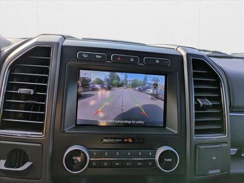 Used 2021 Ford Expedition Limited image 15