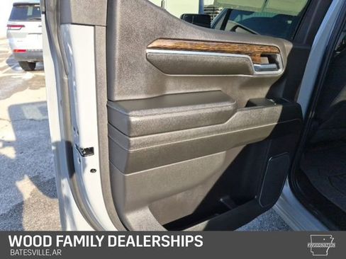 Used 2024 GMC Sierra 1500 Elevation image 24