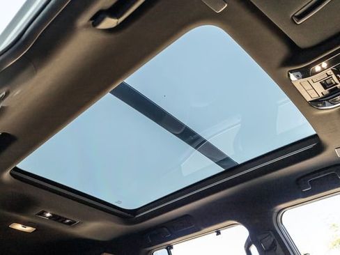 Used 2025 Lexus GX 550 w/ Accessory Package (2T) image 14