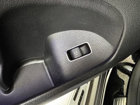 Used 2022 Mercedes-Benz GLE 350 4MATIC image 32