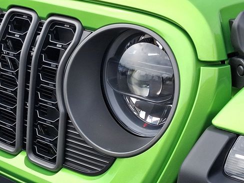New 2026 Jeep Wrangler Unlimited Rubicon AWD/4WD image 4