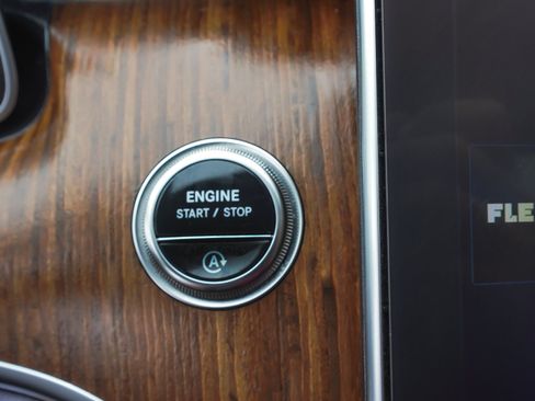 Used 2025 Mercedes-Benz C 300 4MATIC Sedan image 23