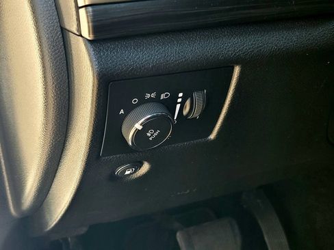 Used 2021 Jeep Grand Cherokee Laredo X AWD/4WD image 17