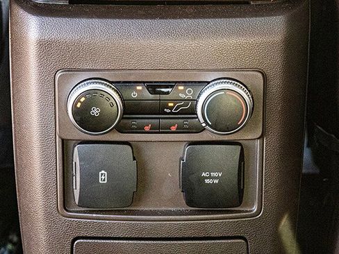 Used 2023 Ford Explorer King Ranch w/ Technology Package image 27