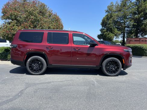 New 2026 Jeep Grand Wagoneer Limited AWD/4WD image 5