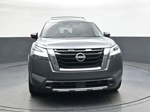 Used 2023 Nissan Pathfinder Platinum w/ Cargo Package image 10