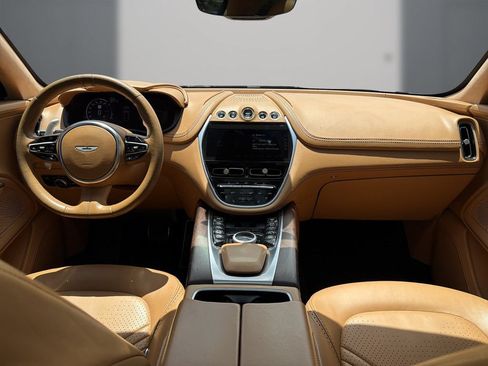Used 2021 Aston Martin DBX AWD/4WD image 18