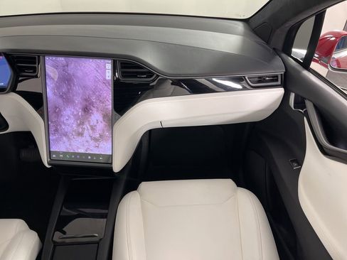 Used 2019 Tesla Model X Long Range image 16
