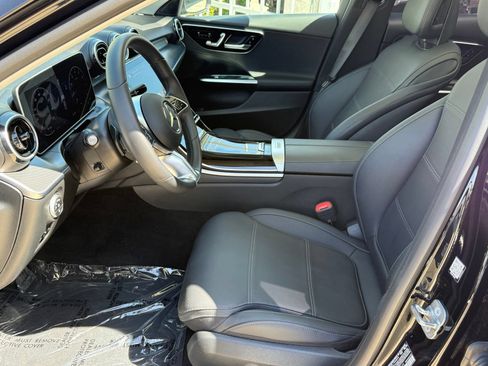 Used 2025 Mercedes-Benz C 300 Sedan image 25