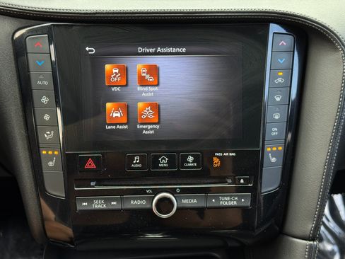 Used 2020 INFINITI QX50 Luxe w/ Navigation Package FWD image 29