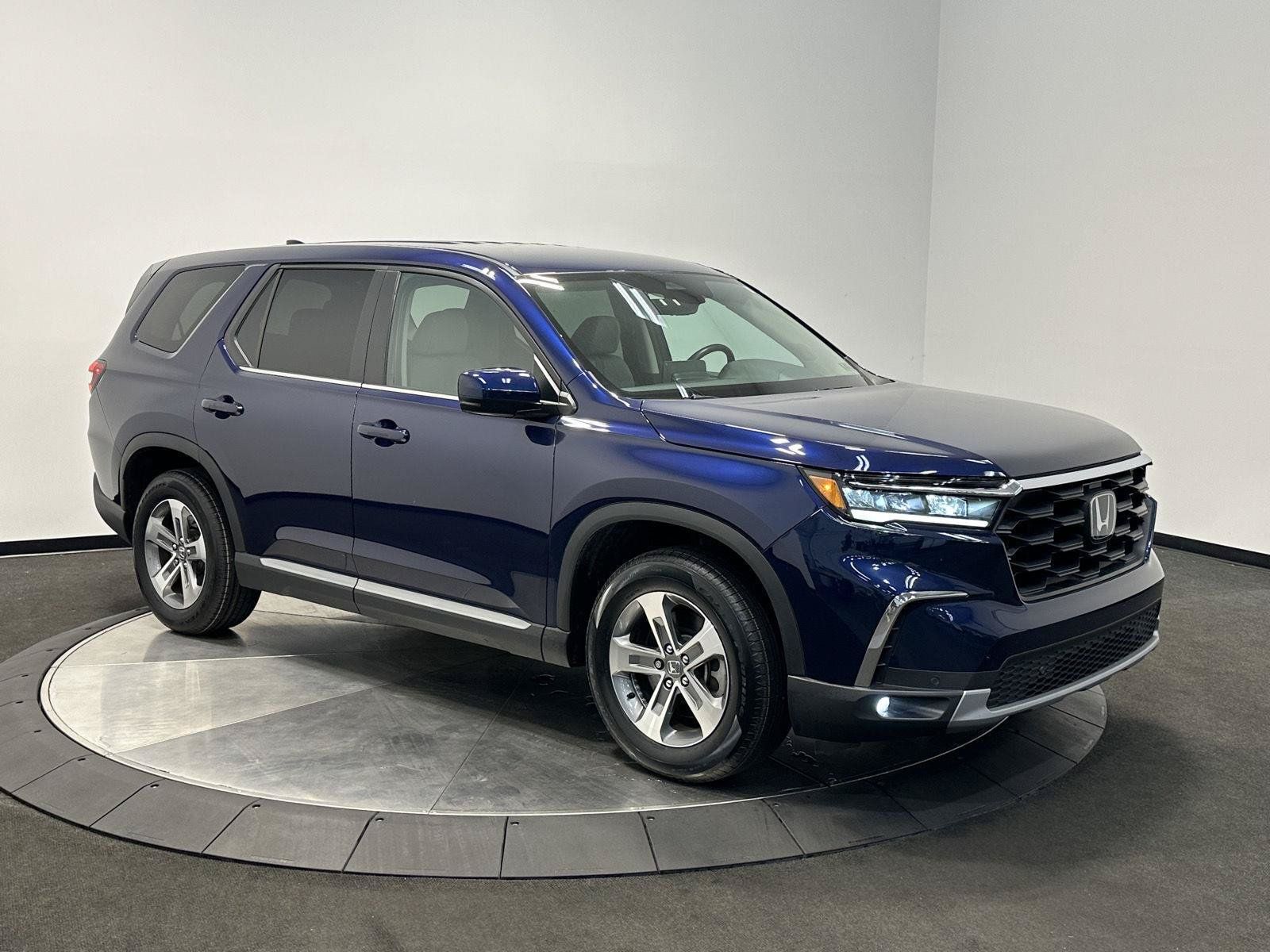 Certified 2025 Honda Pilot EX-L image 2