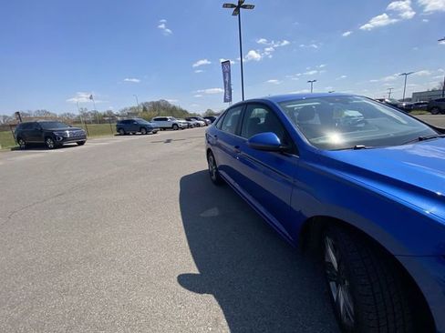 Used 2024 Volkswagen Jetta SE image 12