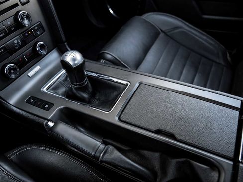 Used 2013 Ford Mustang GT Premium w/ Comfort Pkg image 21