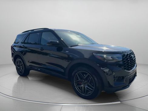 New 2026 Ford Explorer ST-Line w/ ST-Line Street Pack image 2