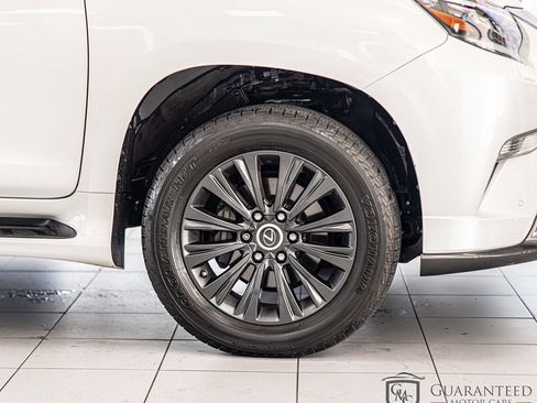 Used 2020 Lexus GX 460 Luxury w/ Luxury Sport Package AWD/4WD image 11