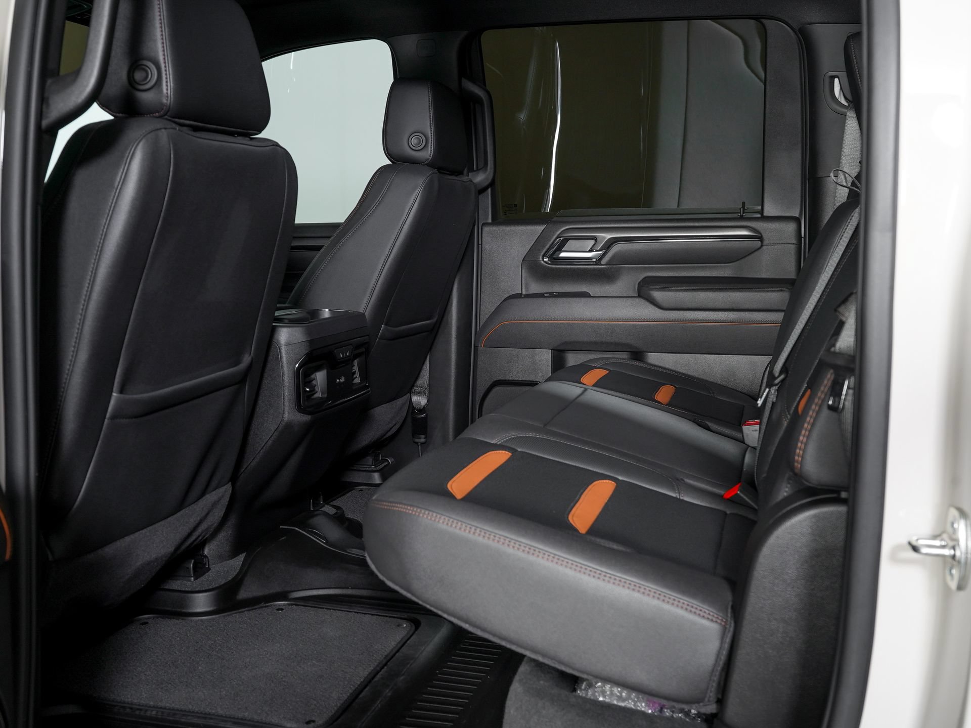 Used 2026 GMC Sierra 2500 AT4 w/ AT4 Premium Plus Package AWD/4WD image 13