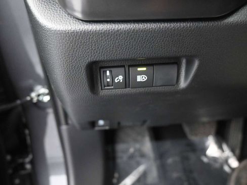 Used 2025 Toyota RAV4 XLE image 19