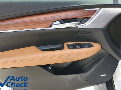 Certified 2023 Cadillac XT5 Premium Luxury FWD image 22