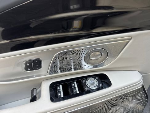 New 2026 Lincoln Nautilus Reserve image 12