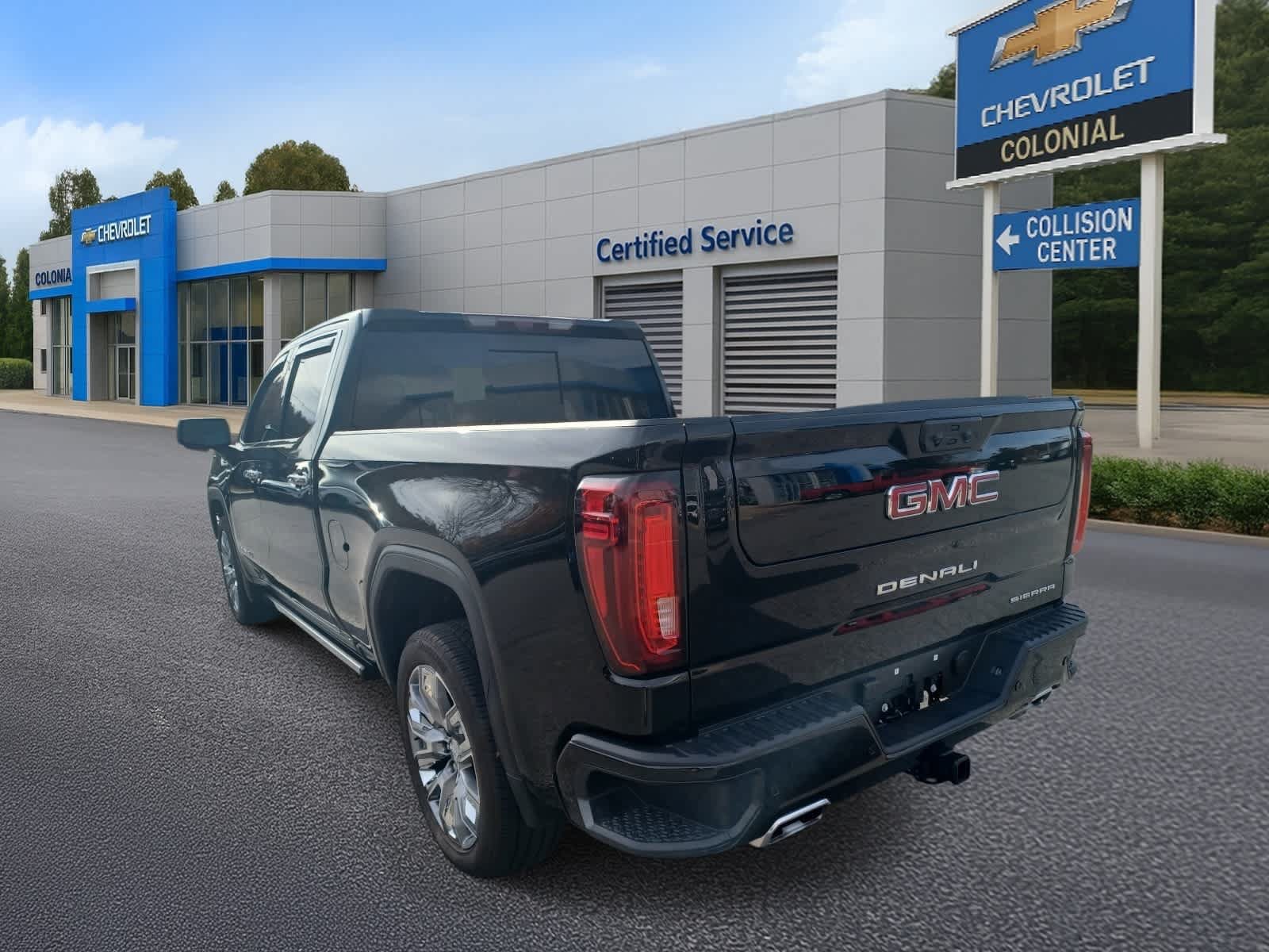 Used 2026 GMC Sierra 1500 Denali w/ Denali Reserve Package AWD/4WD image 5