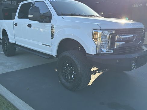 Used 2019 Ford F250 XLT w/ XLT Value Package image 13
