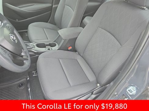Used 2025 Toyota Corolla LE image 20