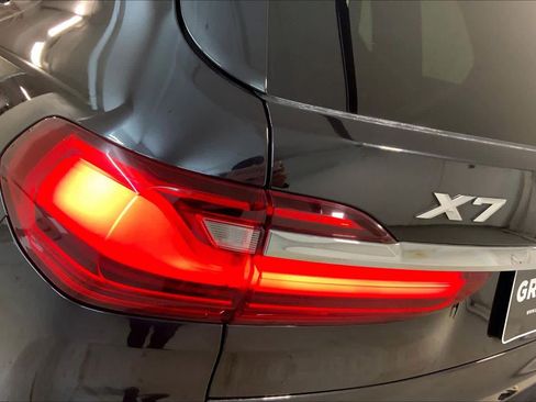 Used 2022 BMW X7 xDrive40i w/ M Sport Package image 29