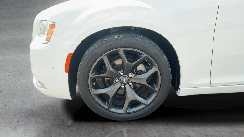 Certified 2022 Chrysler 300 S RWD image 24
