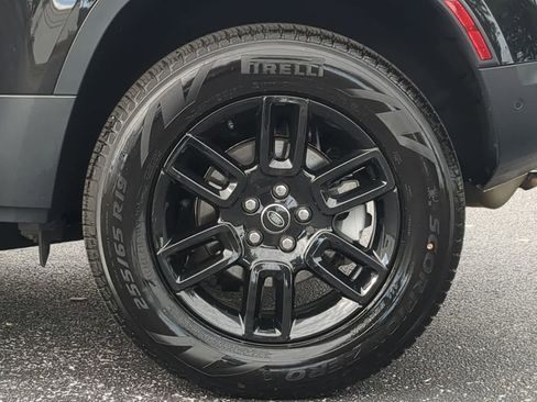 Used 2025 Land Rover Defender 110 S image 14