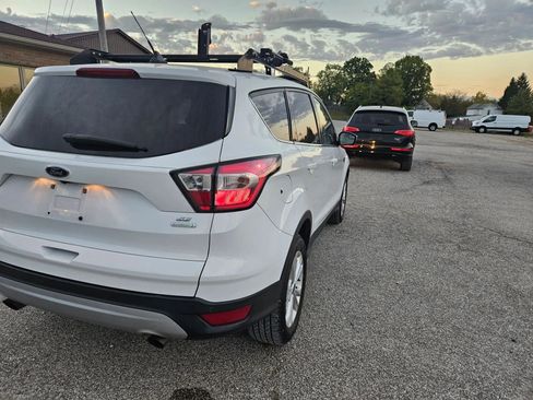 Used 2018 Ford Escape SE w/ SE Sync 3 Package image 8
