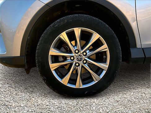 Used 2016 Toyota RAV4 Limited image 9