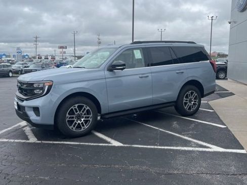 New 2025 Ford Expedition Active image 2