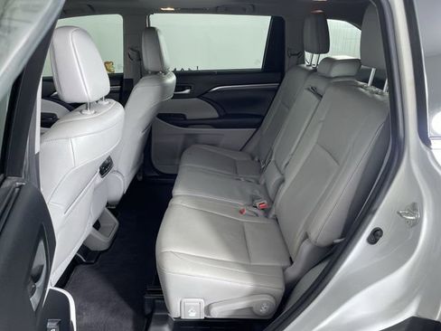 Used 2017 Toyota Highlander Limited image 21