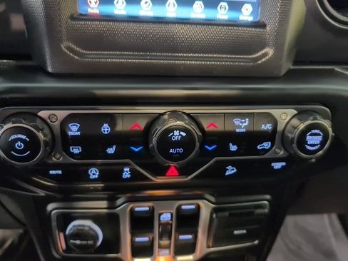 Used 2020 Jeep Wrangler Unlimited Sport image 21